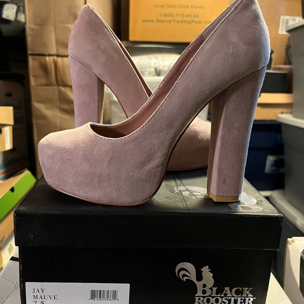 Black Rooster Women's Mauve Suede Platform Heels